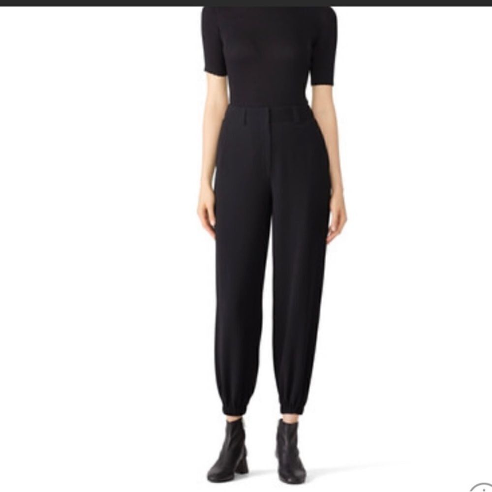 Cinq a sept black crepe Vega jogger style pants size 2 balloon leg